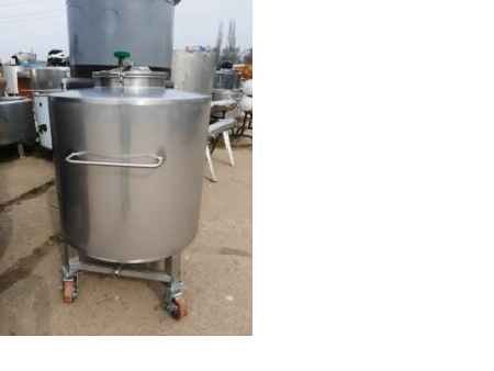 Емкости новые нержавеющие , объем — 0,5 куб.м., вертикальные, на колесах